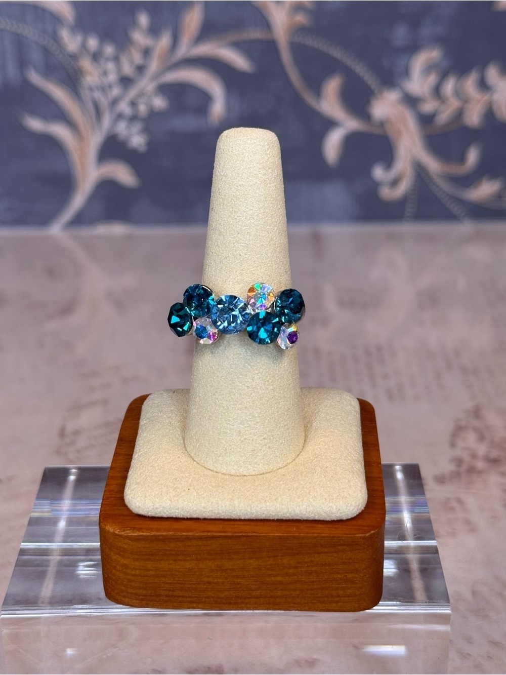 Vintage Blue Aurora Rhinestone Cluster Ring – Size 8.25 – Lot D64